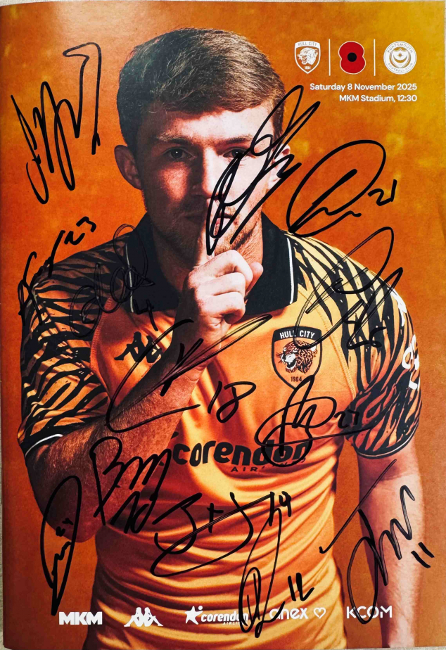 Squad Signed Programme Vs Portsmouth 1
